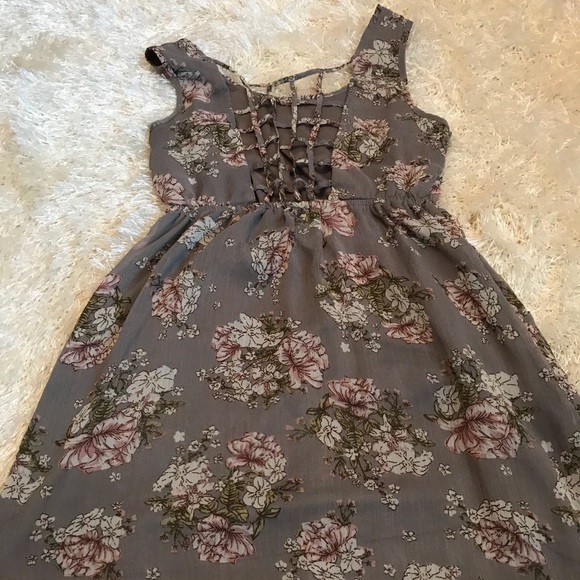 Adorable Gray Dress with Floral Print 🩶 Above Knee Length, Size S - Picture 2 of 2